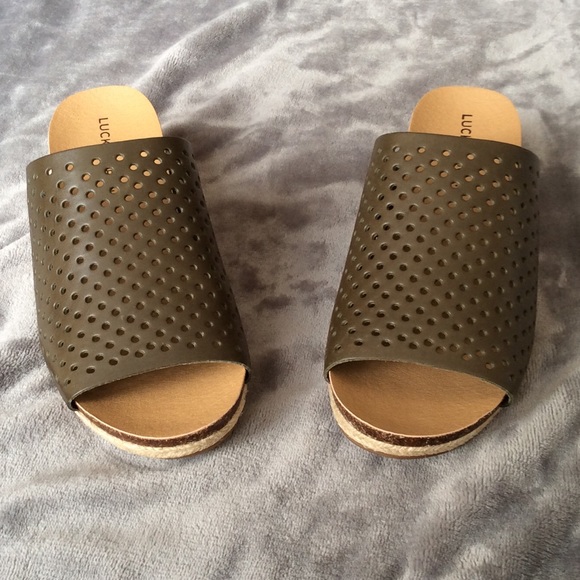 NIB Lucky Brand Jemya Wedge Sandals - Picture 2 of 4